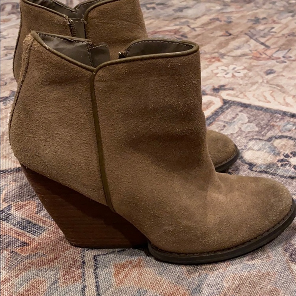 Very Volatile booties size 6.5